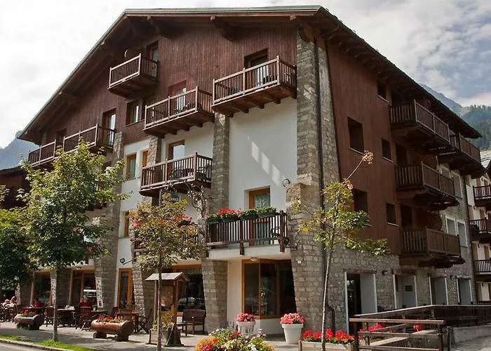 Le Grand 4* Courmayeur